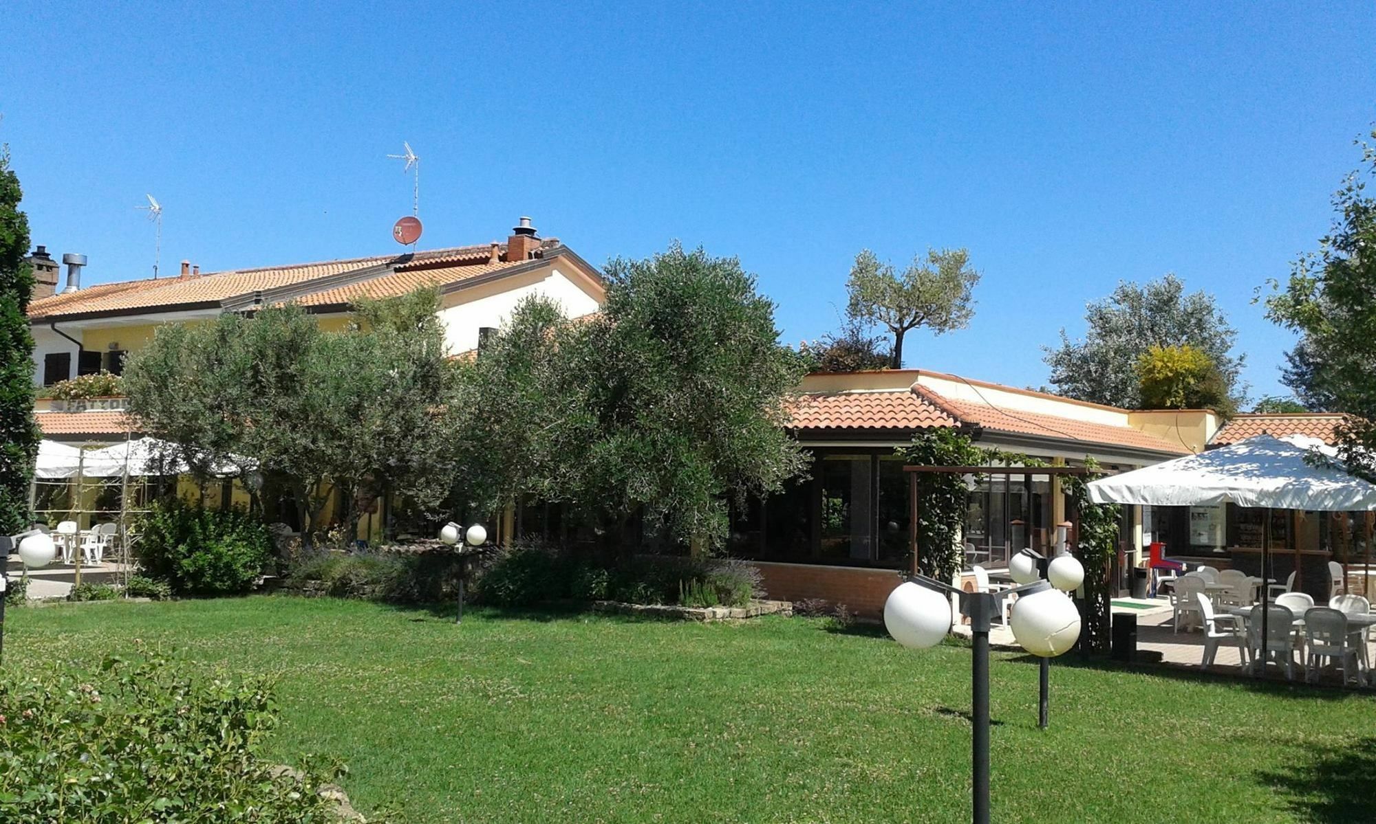 Fattoria Belvedere Белариа-Игеа Марина Екстериор снимка